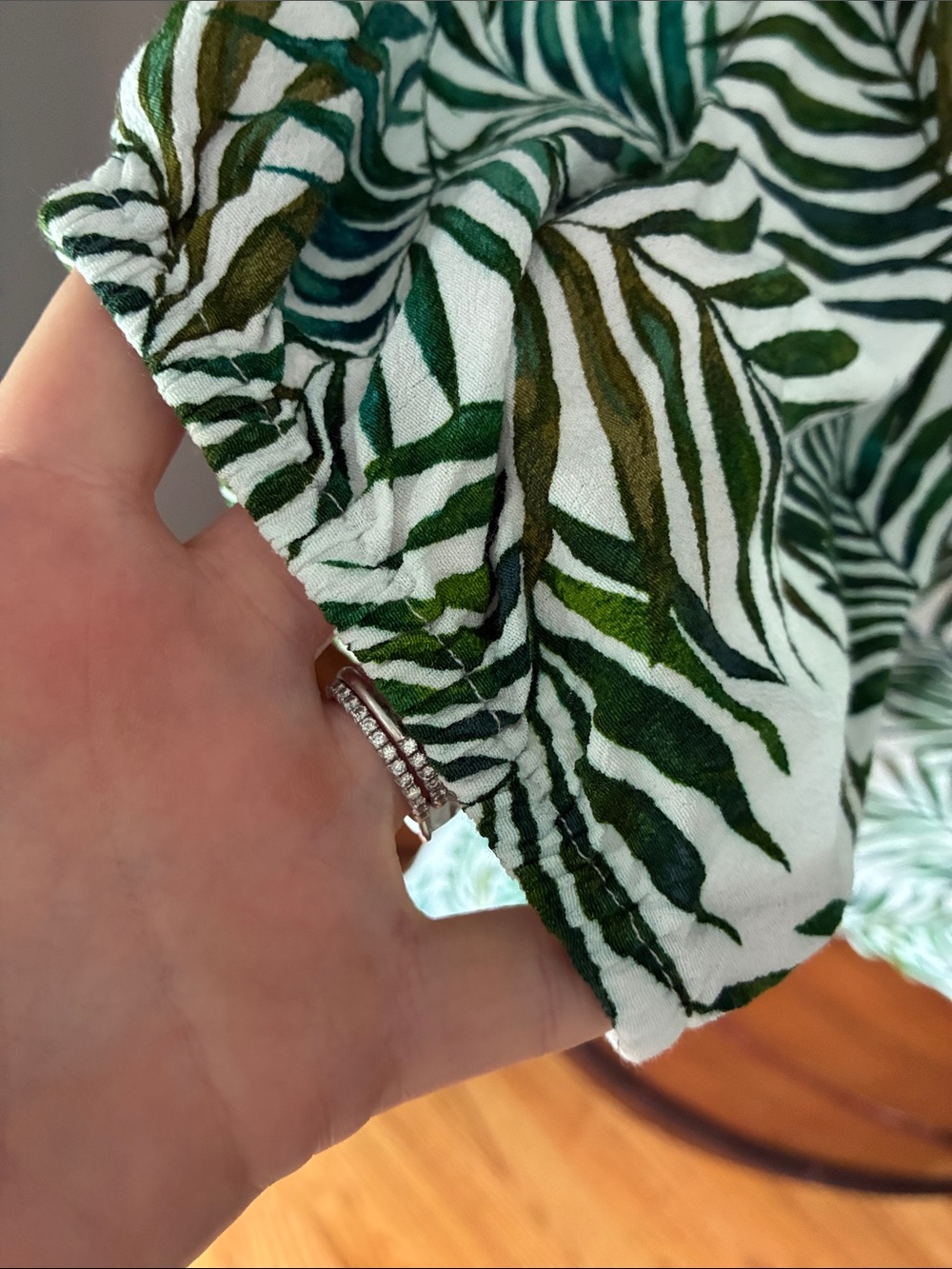 Ann Taylor Loft Green Palm Print Women's Top - Picture 4 of 9